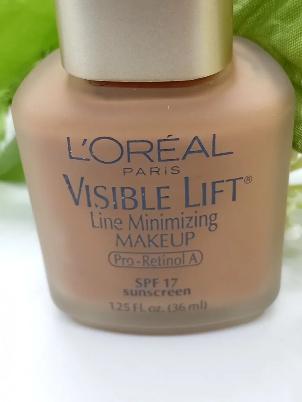 Loreal Visible Lift Line Minimizing Foundation Capuccino 121 Retinol SPF 15 New